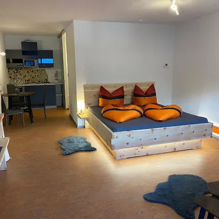 Ferien Haus - Ferienwohnung Lorena Lägenhet