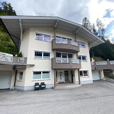 Ferien Haus - Ferienwohnung Lorena * Neustift im Stubaital