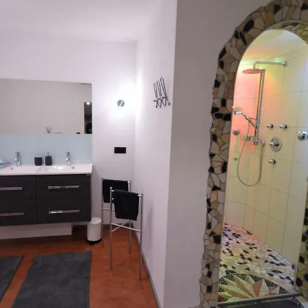 Ferien Haus - Ferienwohnung Lorena Daire *