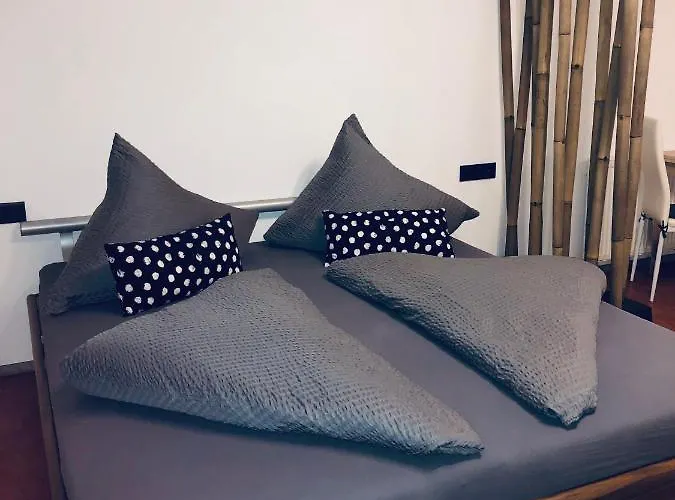 Апартаменты Ferien Haus - Ferienwohnung Lorena Нойштифт-им-Штубайталь