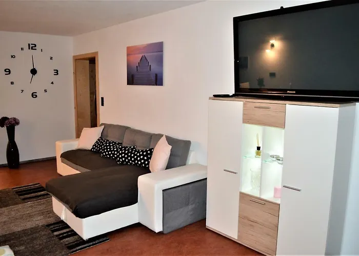 Ferien Haus - Ferienwohnung Lorena Нойштифт-им-Штубайталь